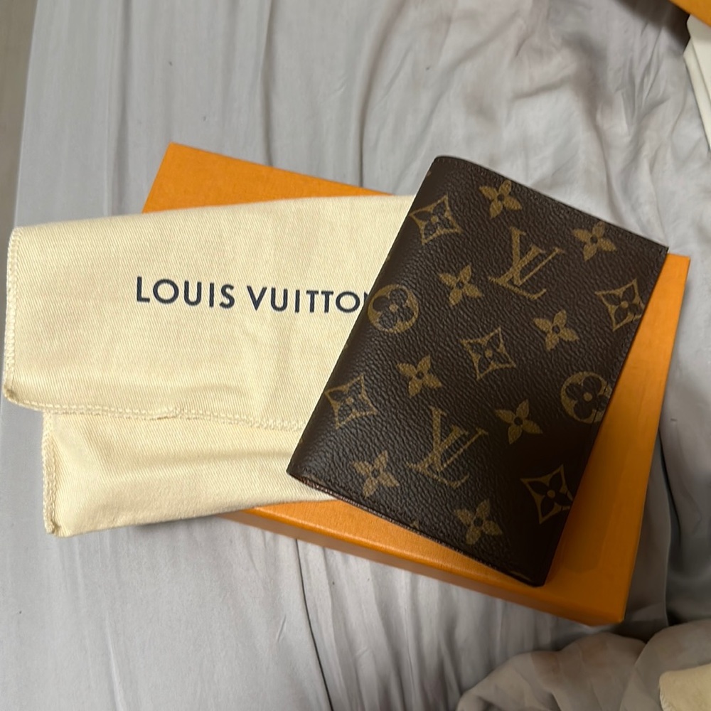 Authentic brand new Louis Vuitton passport holder